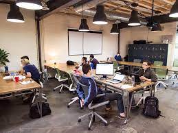 The mixed offering of meeting tables, workbenches and coworking tables, promotes full collaboration. The 2018 State Of Coworking Spaces