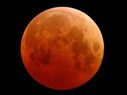 La taille apparente de la pleine lune est en moyenne d'environ 0,52° d'arc dans le ciel (soit 31'2 d'arc), ce qui est à peu près la même taille apparente que le soleil 6, 206. Ne Ratez Pas L Incroyable Super Lune Bleue De Sang Dans La Nuit Du 31 Janvier 2018 Sciences Et Avenir