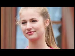 Infanta Sofia's green dress: a royal twist