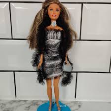 2005 Barbie Fashion Fever Drew Styles H0915...