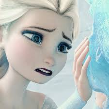 Elsa Coll's Instagram, Twitter & Facebook