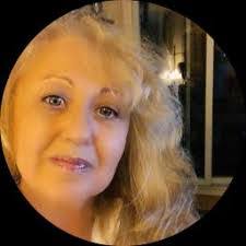 Michelle Waguespack's Instagram, Twitter & Facebook