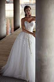 Beste hochzeitskleid corsage von romantisch royales brautkleid mit corsage in elfenbein und. Prinzessinnen Brautkleider Mit A Linie Schleppe Spitze Tull Und Reifrock