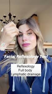 Angie Hawk (angeehawk)