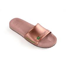 Chinelo havaianas é praticamente uma entidade quando o assunto é calçado. Havaianas Slide Infantil Online Off 57