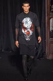 Erfahren sie mehr auf unserer website. Givenchy Shirts For Men Male Celebrities And Models In Givenchy Shirts Famewatcher