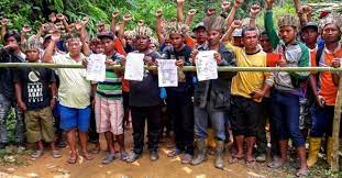 More than 50 orang asli from seven settlements in gua musang held a peaceful demonstration at kompleks kota darulnaim here today to protest against logging activities in their area which they say have diminished their source of income. Watch Durian Company Destroys Orang Asli Blockade In Gua Musang World Of Buzz