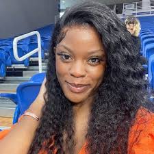 Monique dunham (@moniqueDunha)