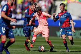 Riqui Puig El Joven Talento Del Barcelona Que Suena Con Heredar El Trono De Messi Entende um estilo de jogo que aparentemente dificulta o encaixe para alguns riqui puig pode parecer mais frágil fisicamente, mas o próprio barcelona é prova de que tamanho não é documento. riqui puig el joven talento del