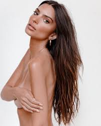 Amerikalı ünlü model çıplak fotoğraflarıyla sosyal medyada şov yaptı