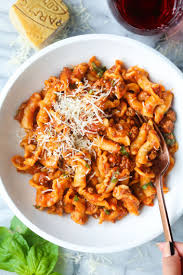 Tender strips of beef cooked together with mushroom, red onion, cream and peppercorns to make a delicious sauce. 81 Easy Ground Beef Recipes Best Dinner Ideas With Ground Beef