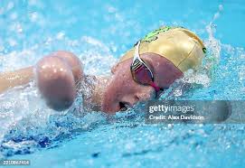 210 Photos & High Res Pictures