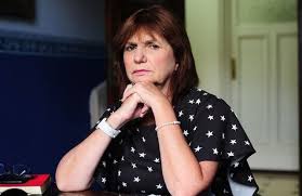 Patricia bullrich perdió la noción de la el país, pero no pudo esquivar la opinión sobre la polémica frase realizada por patricia bullrich. Dura Respuesta De Bullrich A Maximo Tras El Debate En Diputados Diario Democracia