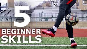 5 easy beginner juggling/freestyle skills | learn these simple football freestyle tricks. 5 Easy Beginner Juggling Freestyle Skills Learn These Simple Football Freestyle Tricks Youtube