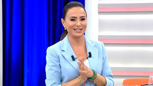 Didem arslan yılmaz family background & career. Didem Arslan Yilmaz La Vazgecme 234 Bolum 16 Agustos 2021 Tek Parca