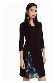 Confronta centinaia di modelli, trend, colori e prezzi e sfrutta gli sconti dei nostri negozi partner! Desigual Autunno Inverno 2018 2019 Prezzi Vestito Nero Corto Desigual A 79 95 Euro Fashion Dress Outfits Womens Dresses