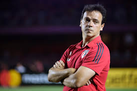 Position to submission matheus diniz. Sao Paulo Ve Defesa Virar Referencia Do Time De Diniz