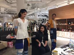 Lipaq saqbe, sarung dengan motif tenun khas. A Thread From Jktfashion Trisha Nadira Sompe