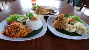 Salah satu jenis kue yang terbuat dari kelapa muda, tepung beras ketan dan gula. Wow You Nine Cafe Sajikan Makanan Minuman Khas Nusantara Tribun Medan