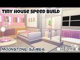 The stacked decorative area rugs are the main part of the room which creates a decorative nuance. Adopt Me Modern Tiny House Speed Build Adopt Me Modern House Roblox Aesthetic Home Youtube Adopt Me House Ideas Adopt Me Room Adopt Me Room Ideas