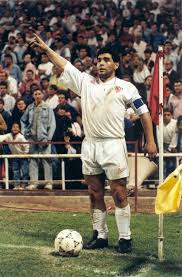 Maradona is pure art and messi is speedy gonzalez. Diego Maradona Of Sevilla In 1992 Futebol Espanhol Diego Armando Historia Do Futebol