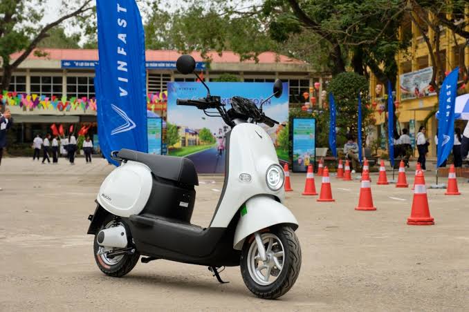 Minh họa tổng quan xe điện cho học sinh