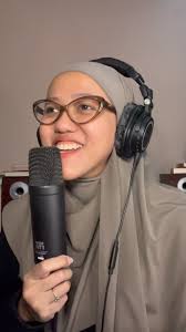 #KulikLangsung episode 2, Terdengarnya mungkin ga seribet itu, tapi ribet  bangett pilihan nadanya saudara saudari. Ampun NMIXX 🙏🏻🙏🏻🙏🏻, Petisi  naikkan gaji yang bikin lagu, vocal director, dan member ...