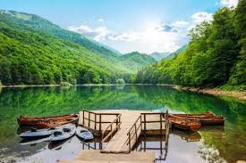 I remember being there some 15 years ago, when an old woman asked us what we were doing here in. Biogradsko Jezero Biser Crne Gore Makanje