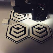 Creative Manufacturing 3d On Instagram Printing Out Some Dual Color Logos With Our Felixprinters Pro1 On Our New Ultralex 3d Hubs Creative Instagram Posts