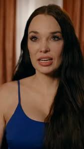 Honeymoon > Wedding ❤️ Learn more about Holly and Wayne’s relationship