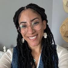 Joanne Almonte's Instagram, Twitter & Facebook