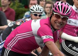 Das deutsche sportpublikum hat seinen gestürzten armstrong verteidigt jan ullrich. Doping Bicycling
