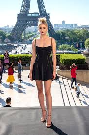 Sophie Turner Wore The Tiniest Black Dress In Paris Looked So Chic Sophie Turner Fashion Tiny Black Dress