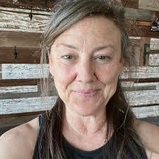 Tammy Ferrari's Instagram, Twitter & Facebook