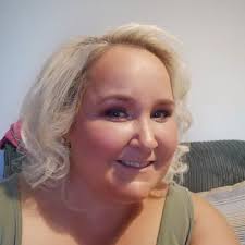 Catherine Tierney (@tierneybell)