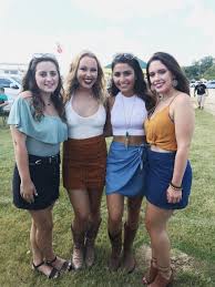 See more ideas about sports mom, team mom, gameday outfit. College Game Day Outfit Ideas For Girls On Any Occasion