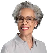 Francine Fleming's Instagram, Twitter & Facebook