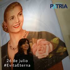 Etiqueta Evitaeterna En Twitter In 2020 Women New Years Eve Party Kylie Jenner