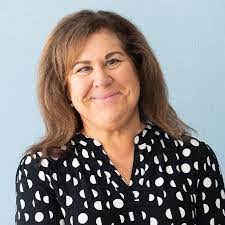 Karen Gilmer's Instagram, Twitter & Facebook