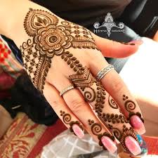 When I Look At This Designi Cant Stop Starring At Those Petals Around Nails They Just Make Me So Happy An New Mehndi Designs Best Mehndi Designs Mehndi Designs