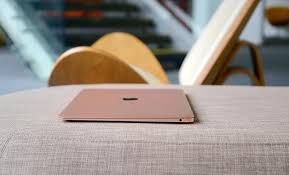 Charge time varies depending on both the charger size and input source (wall outlet, computer port or car adapter). How Long Does It Take To Fully Charge A 2018 Macbook Air