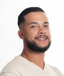 Enmanuel Pena's Instagram, Twitter & Facebook