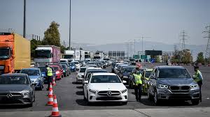 Η μετακίνηση θα γίνεται με την υποχρεωτική αποστολή sms με τον κωδικό 6, ενώ συστήνεται η διενέργεια προηγούμενου οικιακού αυτοδιαγνωστικού τεστ σε όσους συμμετέχουν στις συγκεντρώσεις. Jd2z0sbf9wkjym