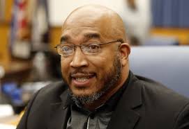 Marching home? Confederate monument foe works with Stuart descendant to  send statue to general's birthplace