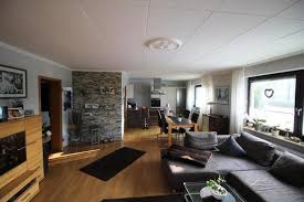 Sie hat insgesamt 3 zimmer (wohnzimmer, schlafzimmer, 1 weiteres zimmer), 1 ankleidezimmer, 1 küche, 1 bad mit dusche, diele. 3 Zimmer Wohnung Zum Verkauf 38723 Seesen Mapio Net