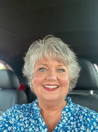 Tracy Hiatt's Instagram, Twitter & Facebook