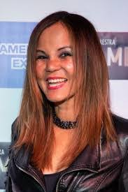 Carrie Caffrey's Instagram, Twitter & Facebook