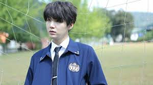 Bang pd nim berpikir nama suga sangat pantas untuknya karena ia berkulit putih pucat dan memiliki senyum. Fakta Suga Bts Atau Min Yoongi Yang Tak Banyak Orang Tahu Dijuluki Kakek Dan Suka Menggigit Kuku Tribunnews Com Mobile