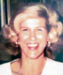 Betsy Larkin's Instagram, Twitter & Facebook