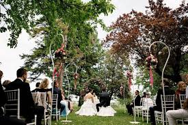 Kirchliche Trauung Im Freien Eine Hochzeit In Italien Hochzeit Im Freien Hochzeit In Italien Hochzeit